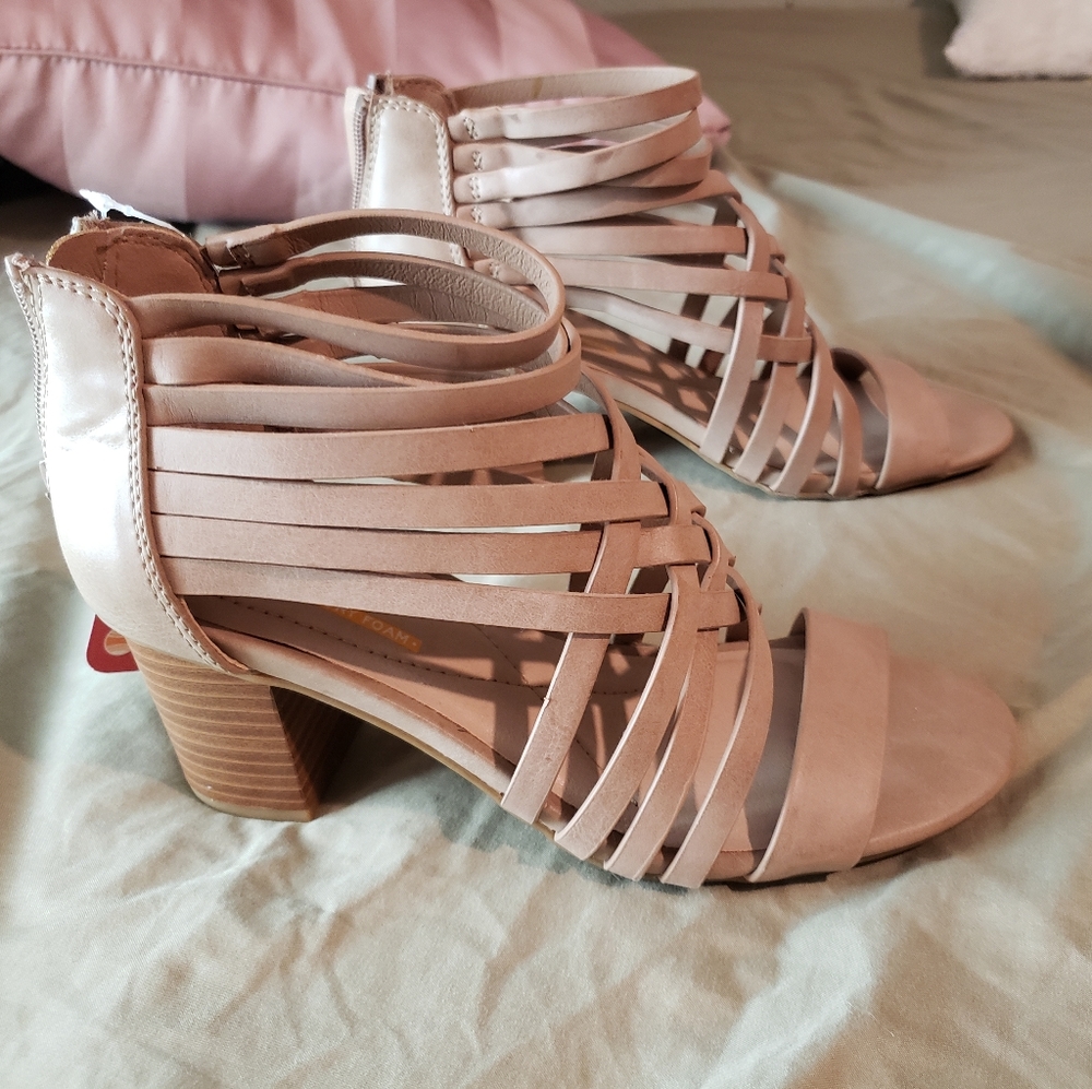 Wear Ever "Suri" Woven Sandals size 6
